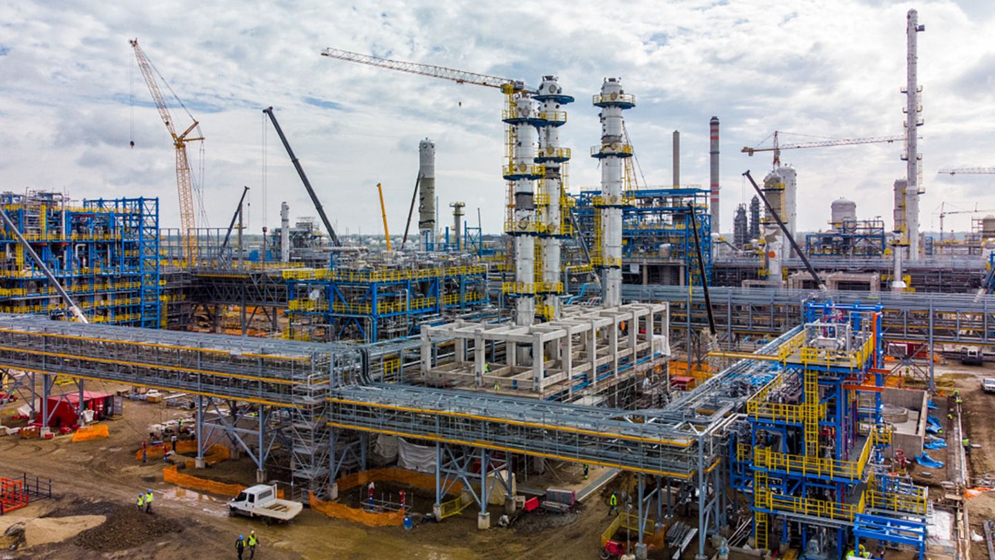 MOL Petrolkémia errichtet Propylenwerk
