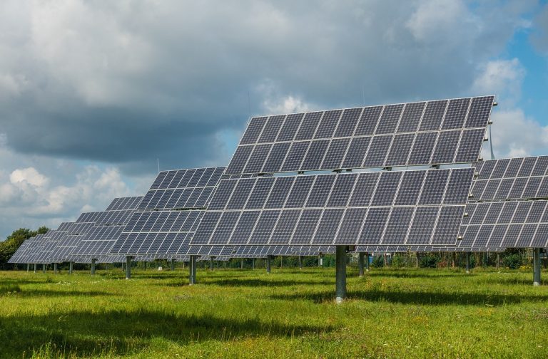 PolSolar Kft. - Größter Solarpark Ungarns in Mezőcsát / PolSolar Kft. - Hungary's largest solar park in Mezőcsát