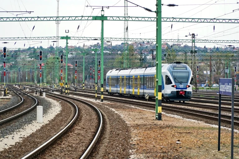 Aktionsplan für Schienenverkehr / Action plan for rail transport