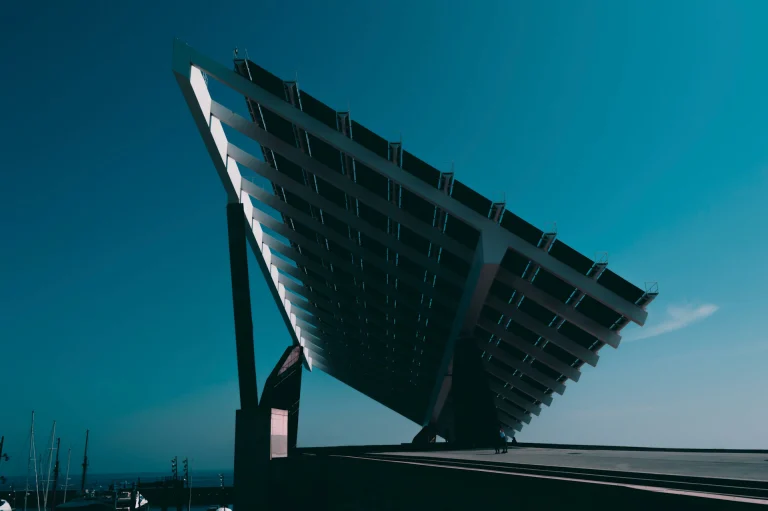 Futureal Energy - Kleine Energiespeicherkraftwerke / Futureal Energy - Small energy storage power plants
