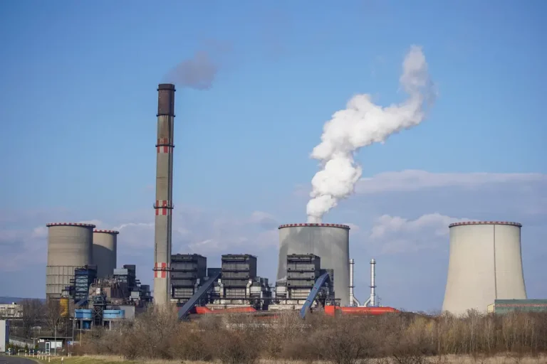 Mátra-Kraftwerk - Vertrag über neue Blöcke / Mátra Power Plant – Contract signed for new blocks