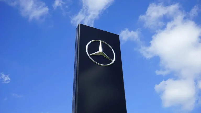 Neues Mercedes-Werk - Start der Serienproduktion Anfang 2026 / New Mercedes plant – Series production to start in early 2026