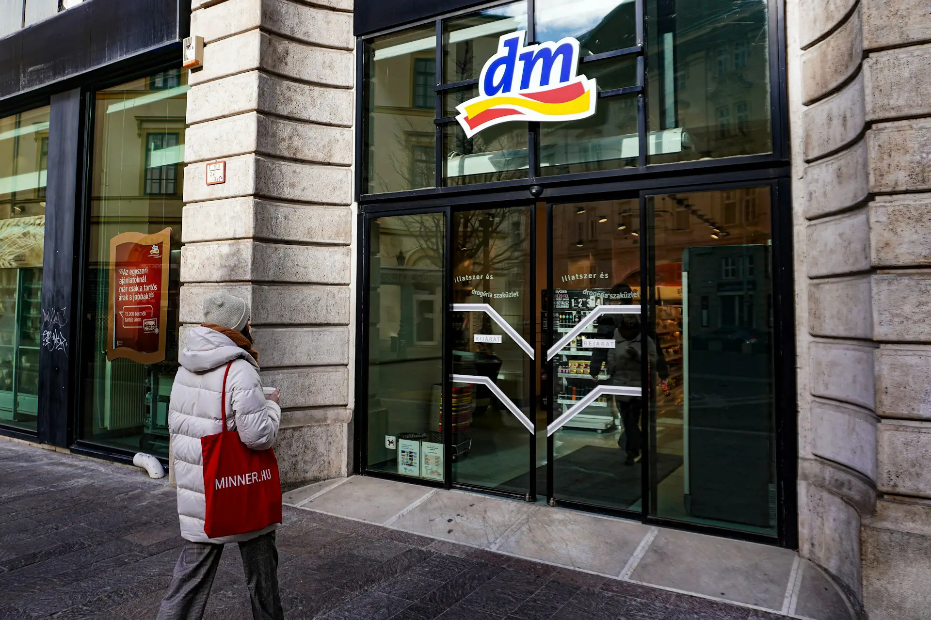Cap on retail margins for drugstores