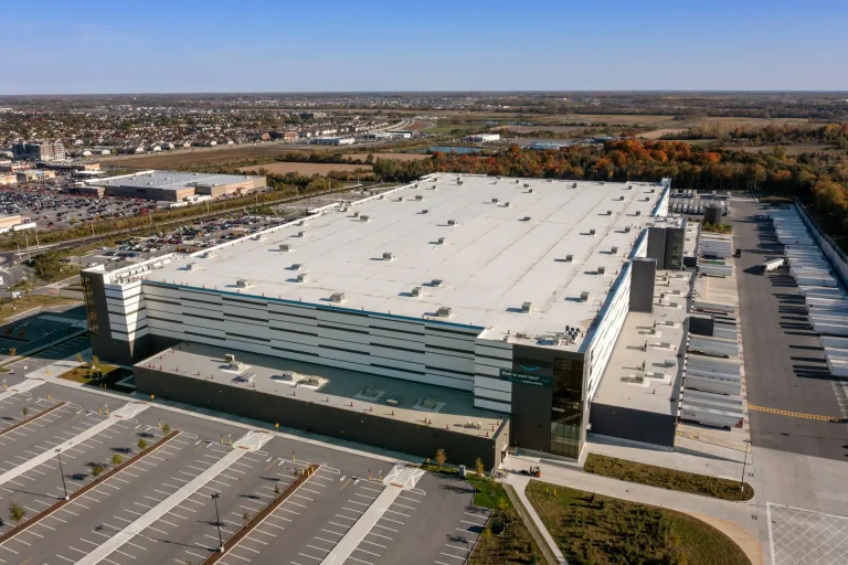 Ghibli Kft. - Logistikzentrum in Debrecen / Ghibli Kft. – Logistics center in Debrecen