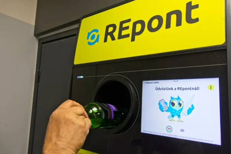 Returmatic Solutions - Mobiler Rücknahmeautomat / Returmatic Solutions – Mobile return vending machine
