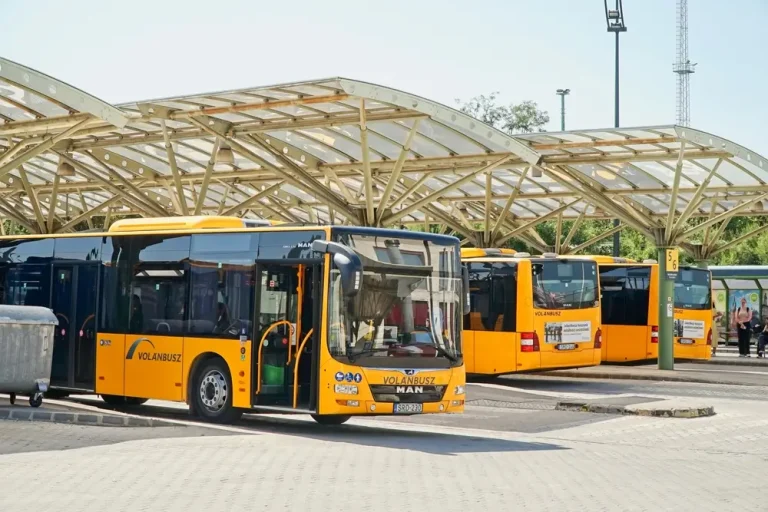 Kravtex-Kühne - Busvertrag für Volán-Flotte / Kravtex-Kühne – Bus contract for Volán fleet