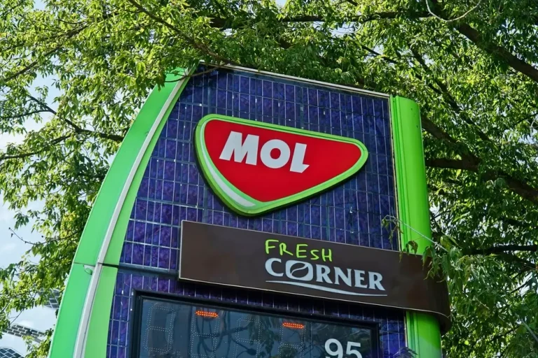 Zusammenarbeit Mol-MÁV - Fresh Corner nun auch an Bahnhöfen / Mol and MÁV cooperation – Fresh Corner at railway stations