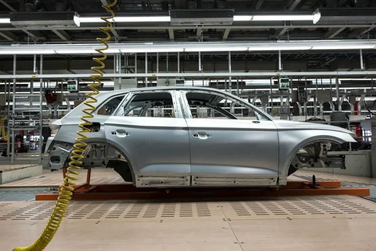 Magna International - Produktionsstart in Vecsés / Magna International – New manufacturing plant in Vecsés