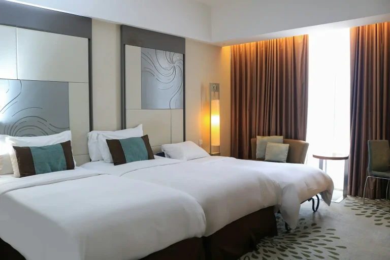 YOU Hotel - Neues Vier-Sterne-Haus in Budapest / YOU Hotel – New four-star hotel opens in Budapest